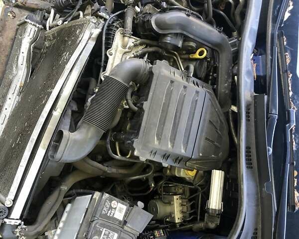 Шкода Фабия, объемом двигателя 1 л и пробегом 60 тыс. км за 4150 $, фото 2 на Automoto.ua
