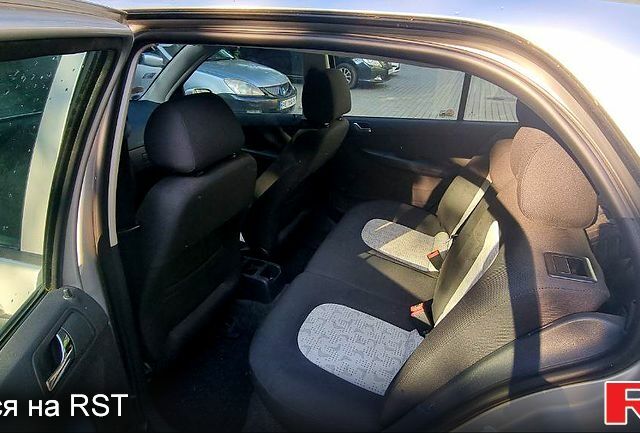 Шкода Фабія, об'ємом двигуна 1.4 л та пробігом 247 тис. км за 3100 $, фото 6 на Automoto.ua