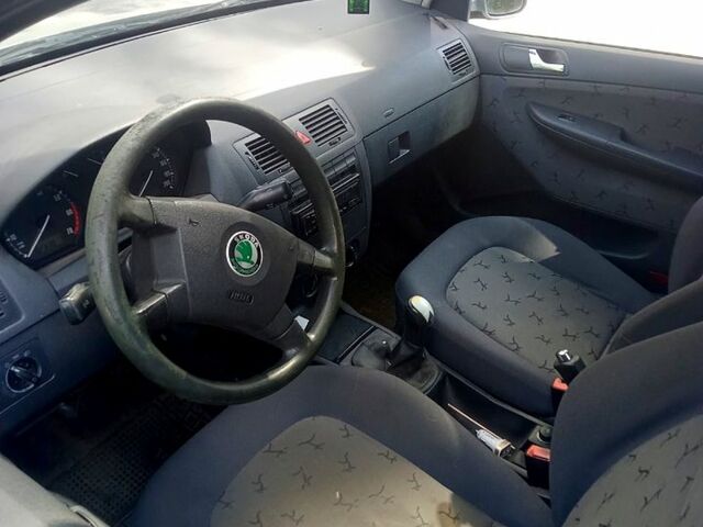 Шкода Фабия, объемом двигателя 1.2 л и пробегом 285 тыс. км за 2200 $, фото 9 на Automoto.ua