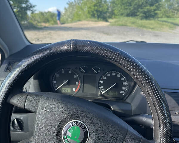 Шкода Фабія, об'ємом двигуна 1.4 л та пробігом 200 тис. км за 3800 $, фото 13 на Automoto.ua