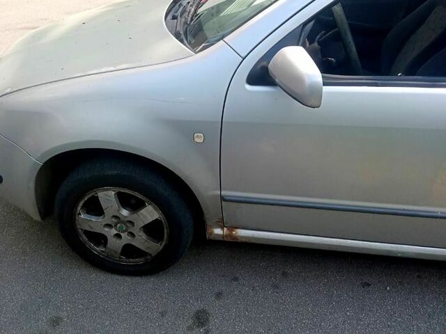 Шкода Фабия, объемом двигателя 1.2 л и пробегом 285 тыс. км за 2200 $, фото 2 на Automoto.ua