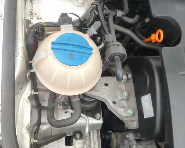 Шкода Фабия, объемом двигателя 1.39 л и пробегом 174 тыс. км за 4100 $, фото 12 на Automoto.ua