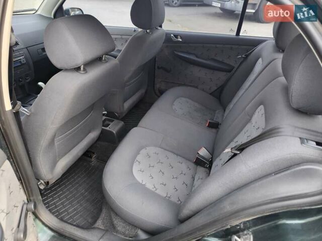 Шкода Фабія, об'ємом двигуна 1.2 л та пробігом 181 тис. км за 2100 $, фото 1 на Automoto.ua