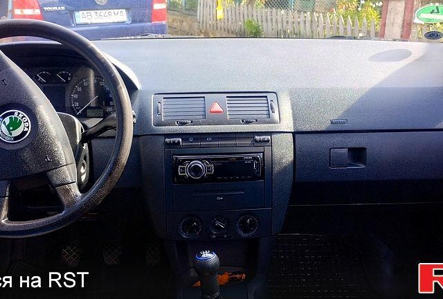 Шкода Фабия, объемом двигателя 1.4 л и пробегом 230 тыс. км за 3750 $, фото 5 на Automoto.ua