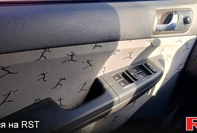 Шкода Фабия, объемом двигателя 1.4 л и пробегом 230 тыс. км за 3750 $, фото 4 на Automoto.ua