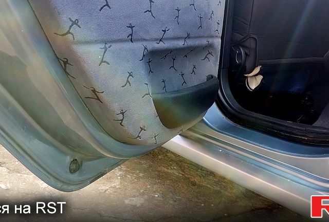 Шкода Фабия, объемом двигателя 1.4 л и пробегом 230 тыс. км за 3750 $, фото 9 на Automoto.ua