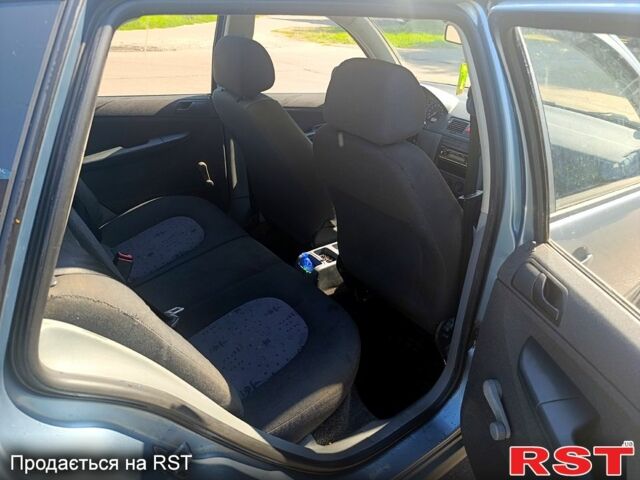 Шкода Фабия, объемом двигателя 1.4 л и пробегом 231 тыс. км за 2600 $, фото 3 на Automoto.ua