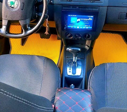 Шкода Фабия, объемом двигателя 1.4 л и пробегом 230 тыс. км за 5000 $, фото 2 на Automoto.ua