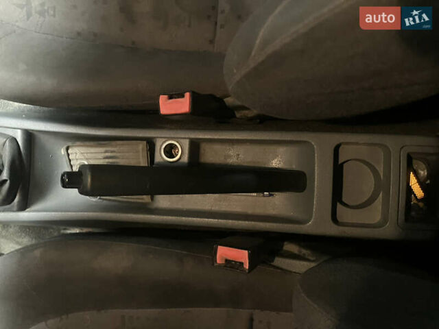 Шкода Фабия, объемом двигателя 1.9 л и пробегом 326 тыс. км за 3490 $, фото 16 на Automoto.ua