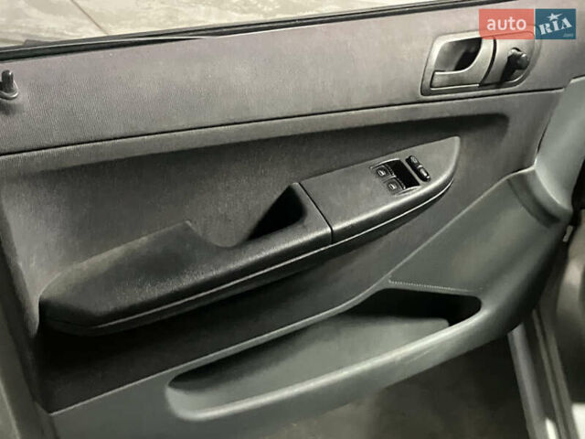 Шкода Фабия, объемом двигателя 1.9 л и пробегом 326 тыс. км за 3490 $, фото 9 на Automoto.ua