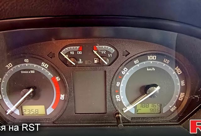 Шкода Фабия, объемом двигателя 12 л и пробегом 188 тыс. км за 3800 $, фото 5 на Automoto.ua