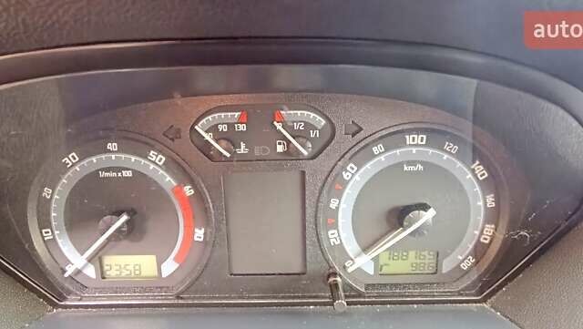 Шкода Фабия, объемом двигателя 1.2 л и пробегом 188 тыс. км за 3500 $, фото 5 на Automoto.ua
