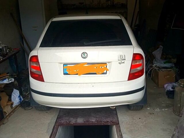 Шкода Фабия, объемом двигателя 1.2 л и пробегом 200 тыс. км за 2420 $, фото 1 на Automoto.ua