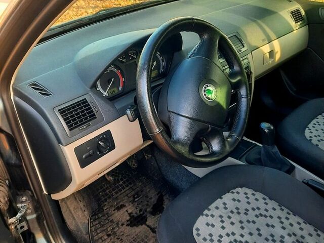 Шкода Фабия, объемом двигателя 1.4 л и пробегом 249 тыс. км за 4150 $, фото 4 на Automoto.ua
