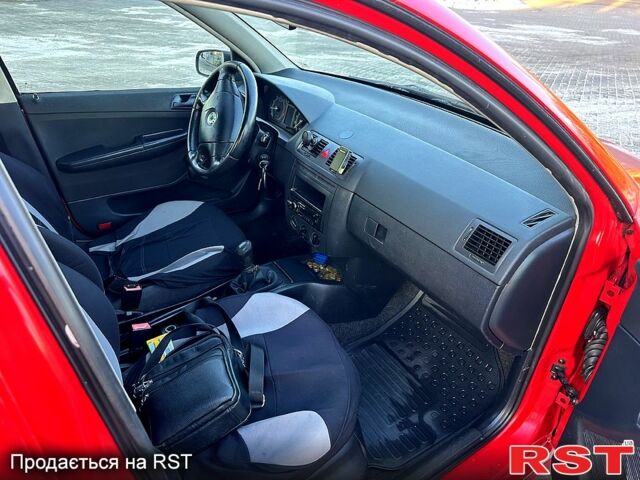 Шкода Фабия, объемом двигателя 1.2 л и пробегом 200 тыс. км за 3300 $, фото 8 на Automoto.ua