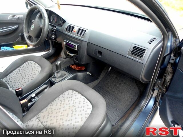 Шкода Фабия, объемом двигателя 1.4 л и пробегом 240 тыс. км за 3600 $, фото 7 на Automoto.ua