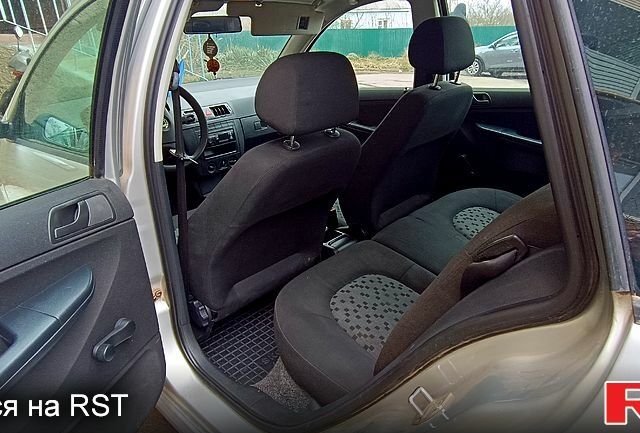 Шкода Фабия, объемом двигателя 12 л и пробегом 188 тыс. км за 3800 $, фото 3 на Automoto.ua