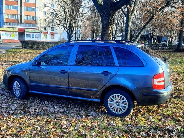 Шкода Фабия, объемом двигателя 1.4 л и пробегом 249 тыс. км за 4150 $, фото 3 на Automoto.ua