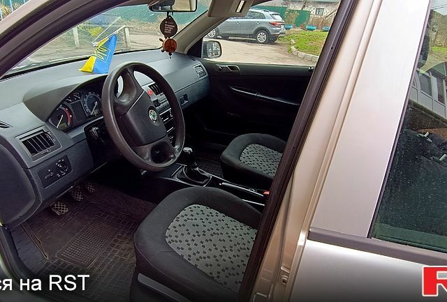 Шкода Фабия, объемом двигателя 12 л и пробегом 188 тыс. км за 3800 $, фото 4 на Automoto.ua