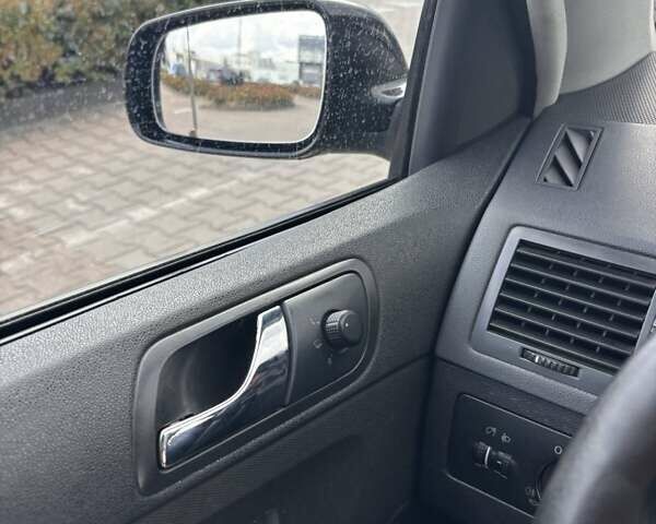 Шкода Фабия, объемом двигателя 1.39 л и пробегом 227 тыс. км за 4300 $, фото 12 на Automoto.ua