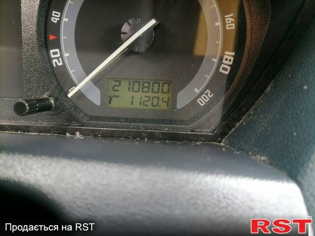 Шкода Фабія, об'ємом двигуна 1.4 л та пробігом 210 тис. км за 4000 $, фото 4 на Automoto.ua