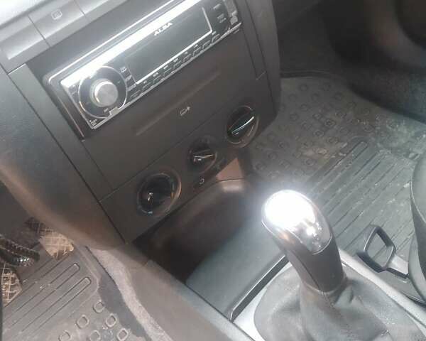 Шкода Фабия, объемом двигателя 1.39 л и пробегом 200 тыс. км за 3000 $, фото 3 на Automoto.ua