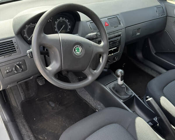 Шкода Фабия, объемом двигателя 1.4 л и пробегом 226 тыс. км за 4400 $, фото 6 на Automoto.ua