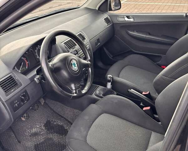 Шкода Фабия, объемом двигателя 1.39 л и пробегом 227 тыс. км за 4300 $, фото 5 на Automoto.ua