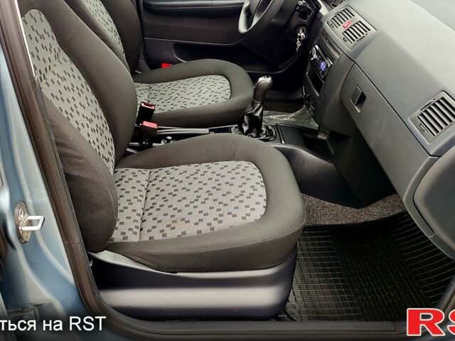 Шкода Фабия, объемом двигателя 1.4 л и пробегом 194 тыс. км за 4900 $, фото 4 на Automoto.ua