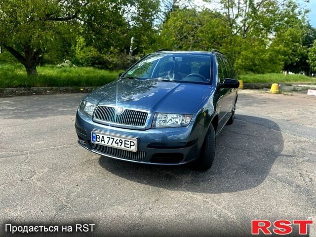 Шкода Фабия, объемом двигателя 1.2 л и пробегом 180 тыс. км за 3200 $, фото 2 на Automoto.ua