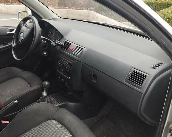 Шкода Фабия, объемом двигателя 1.39 л и пробегом 264 тыс. км за 4200 $, фото 6 на Automoto.ua