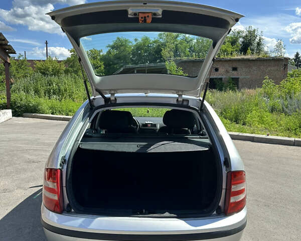 Шкода Фабія, об'ємом двигуна 1.4 л та пробігом 180 тис. км за 4200 $, фото 5 на Automoto.ua
