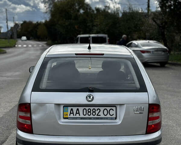 Шкода Фабия, объемом двигателя 1.4 л и пробегом 200 тыс. км за 3500 $, фото 3 на Automoto.ua