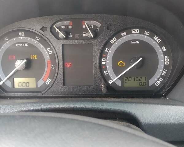 Шкода Фабия, объемом двигателя 1.39 л и пробегом 200 тыс. км за 3000 $, фото 2 на Automoto.ua