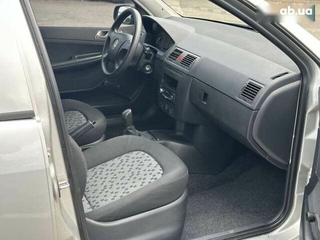 Шкода Фабия, объемом двигателя 1.2 л и пробегом 158 тыс. км за 4690 $, фото 20 на Automoto.ua