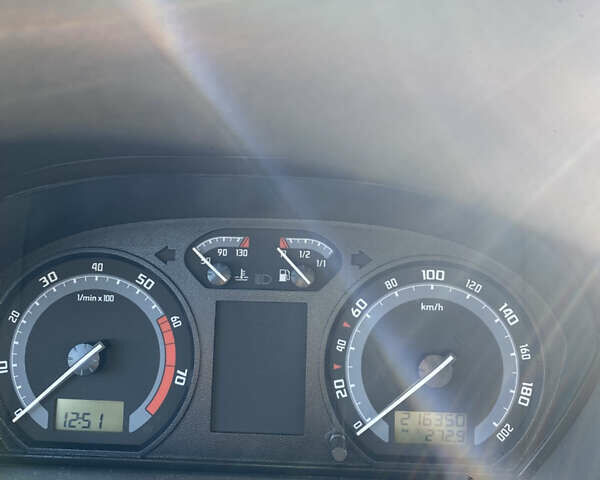 Шкода Фабия, объемом двигателя 1.4 л и пробегом 216 тыс. км за 3250 $, фото 9 на Automoto.ua
