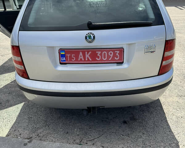 Шкода Фабия, объемом двигателя 1.4 л и пробегом 226 тыс. км за 4400 $, фото 10 на Automoto.ua