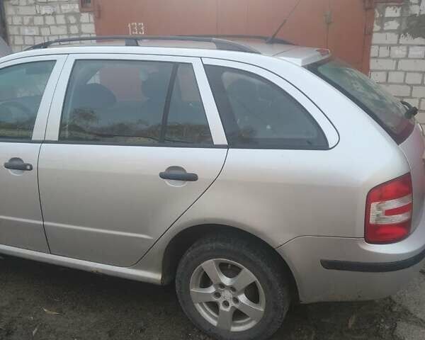 Шкода Фабия, объемом двигателя 1.39 л и пробегом 200 тыс. км за 3000 $, фото 5 на Automoto.ua