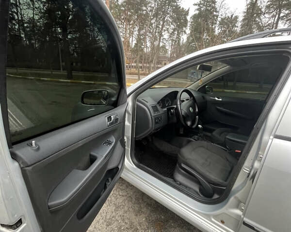 Шкода Фабия, объемом двигателя 1.39 л и пробегом 275 тыс. км за 3700 $, фото 13 на Automoto.ua