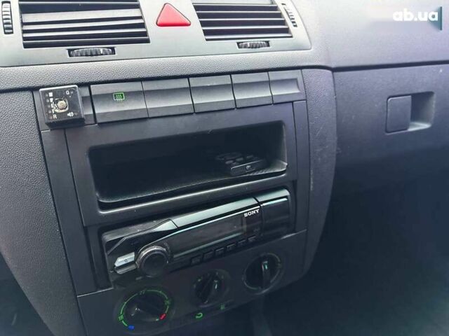 Шкода Фабия, объемом двигателя 0 л и пробегом 246 тыс. км за 3290 $, фото 14 на Automoto.ua