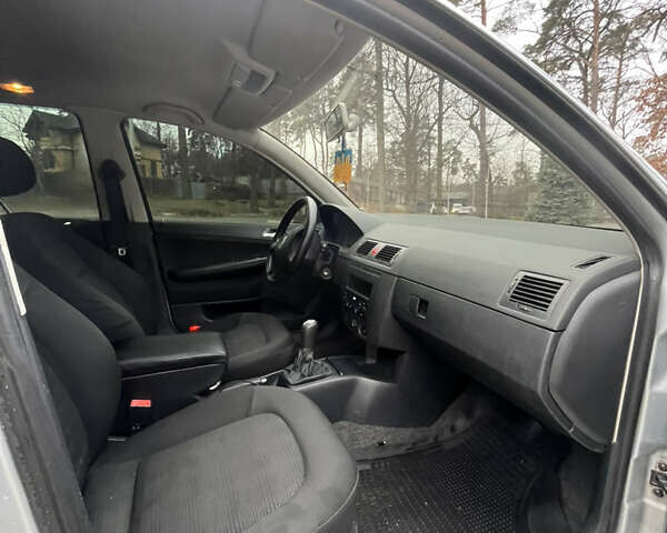 Шкода Фабия, объемом двигателя 1.39 л и пробегом 275 тыс. км за 3700 $, фото 15 на Automoto.ua