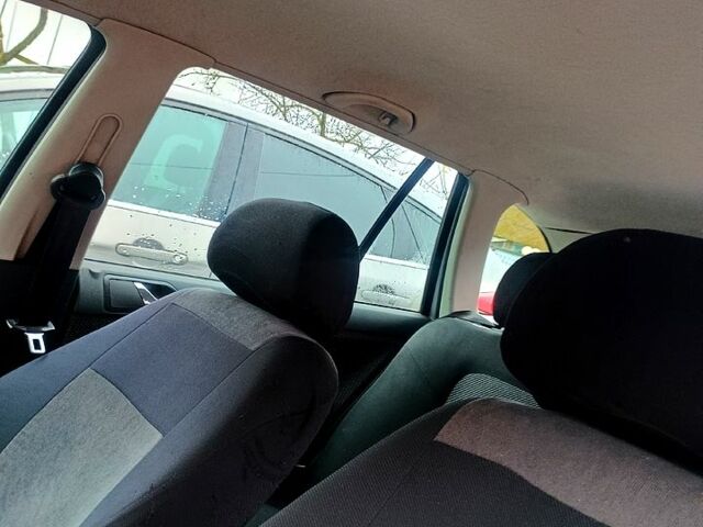 Шкода Фабия, объемом двигателя 1.4 л и пробегом 385 тыс. км за 3530 $, фото 5 на Automoto.ua