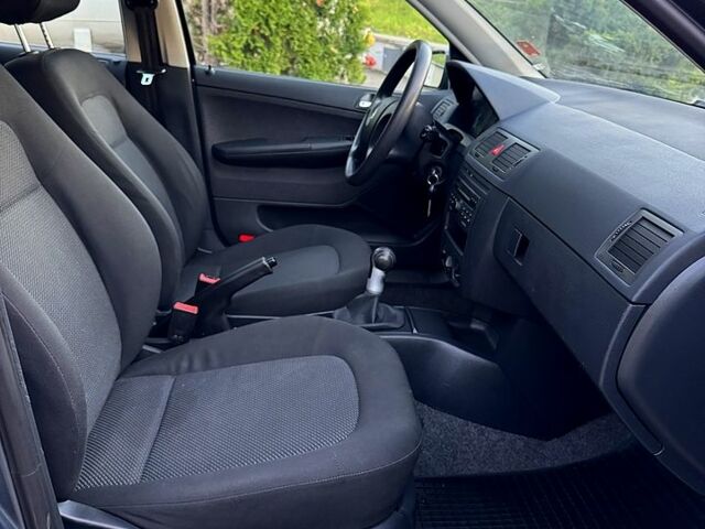 Шкода Фабия, объемом двигателя 1.4 л и пробегом 133 тыс. км за 5300 $, фото 4 на Automoto.ua