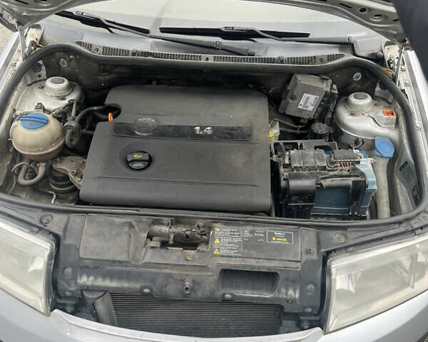 Шкода Фабия, объемом двигателя 1.39 л и пробегом 275 тыс. км за 3700 $, фото 14 на Automoto.ua