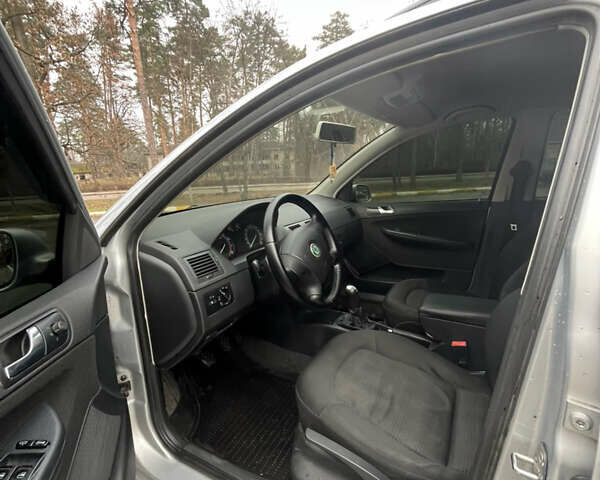 Шкода Фабия, объемом двигателя 1.39 л и пробегом 275 тыс. км за 3700 $, фото 11 на Automoto.ua