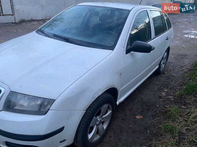 Шкода Фабия, объемом двигателя 1.4 л и пробегом 350 тыс. км за 3200 $, фото 6 на Automoto.ua