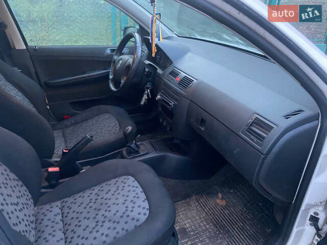 Шкода Фабия, объемом двигателя 1.4 л и пробегом 350 тыс. км за 3200 $, фото 7 на Automoto.ua