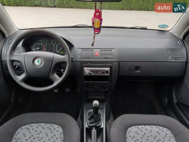 Шкода Фабия, объемом двигателя 1.4 л и пробегом 215 тыс. км за 4200 $, фото 7 на Automoto.ua