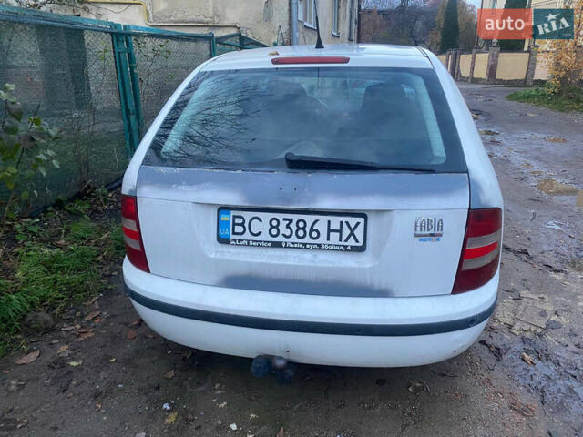 Шкода Фабия, объемом двигателя 1.4 л и пробегом 350 тыс. км за 3200 $, фото 4 на Automoto.ua