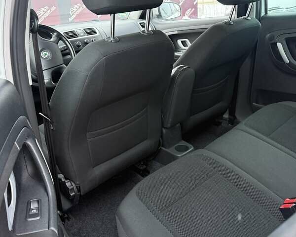 Шкода Фабия, объемом двигателя 1.6 л и пробегом 237 тыс. км за 6600 $, фото 13 на Automoto.ua